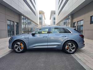 Audi <span class=keywords><strong>E</strong></span>-<span class=keywords><strong>tron</strong></span> 2021 50 <span class=keywords><strong>Q</strong></span> U Attro Zhenxuan Edition - Product Image 2