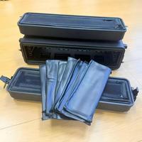 Boîtier de transport en plastique 2U de 35 cm de profondeur moyenne pour amplificateur, avec couvercle pouvant contenir une sacoche de ceinture, des écouteurs, étanche et durable