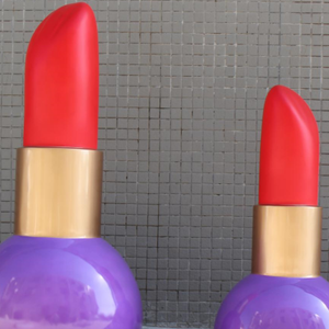 Tùy chỉnh lớn nhựa Son môi bức tượng sợi thủy tinh mỹ phẩm điêu khắc để bán - Product Image 6