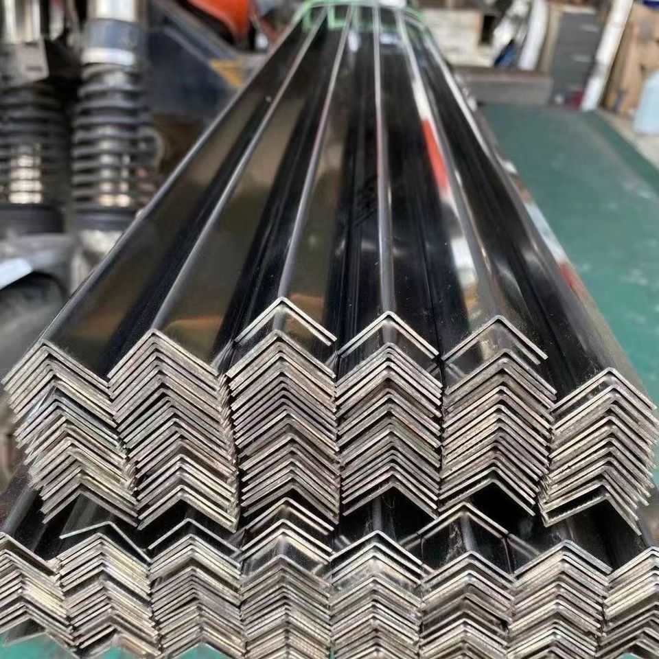 L 250 x 250 x 35 Hot Rolled Steel Equal Leg Angle