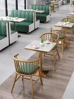 Ensemble table et chaises de restaurant occidental, café, dessert, snack, fast-food, mobilier commercial moderne, inspiré des salons de thé Pu Milk Tea très populaires sur internet