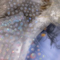 Autocollants pour ongles en forme de flocon de neige laser TSZS en gros, autocollants auto-adhésifs pour ongles en forme de flocon de neige et d'étoile pour l'hiver et Noël, pour la décoration des ongles
