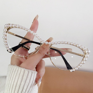 <b>Sunglasses</b> Pearl Cat Eye Frame Gold Black Women UV400 PC Lens Type 3 Sunshades - Product Image 1