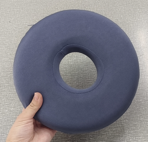 Coussin de Voyage Compact en Mousse à Mémoire de Forme pour Sieste au Bureau, Protection Auriculaire Circulaire pour Dormeurs Latéraux, Idéal pour Piercings - Product Image 5