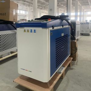 เครื่องเชื่อมไฟเบอร์เลเซอร์ GGH-2000W แบบตู้ปิด สำหรับสแตนเลส โหมดพัลส์ กำลังไฟ DC 930x580x1120 มม. - Product Image 2