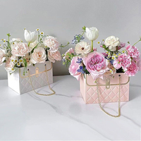 Boîte à fleurs pour bouquet de mariage de luxe léger nouvellement conçue avec logo sac à main en papier pour la Saint-Valentin fête des vacances sac cadeau poignée
