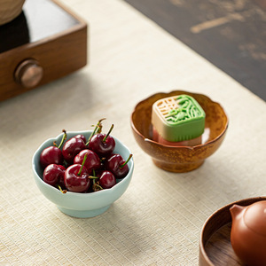 Plato de cerámica con forma de flor, plato pequeño de porcelana para aperitivos de fiesta y frutas secas - Product Image 2