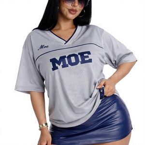 เสื้อเจอร์ซีย์อเมริกันทรงโอเวอร์ไซส์สำหรับผู้หญิง ระบายอากาศได้ดี แขนสั้น สไตล์สตรีทแวร์ เสื้อกีฬา รับผลิตแบบ OEM แบรนด์ส่วนตัว ขายส่งสำหรับตลาดสหรัฐอเมริกา - Product Image 4
