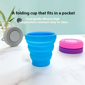 Tasse pliable portable en silicone pour l'extérieur, télescopique, résistante aux chutes, avec couvercles souples imprimés de qualité alimentaire, pour le thé, design moderne - Product Image 3