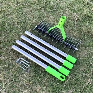 Râteau à désherbeur de gazon télescopique réglable, outil de scarification de jardin à dents courbées en acier inoxydable - Product Image 5