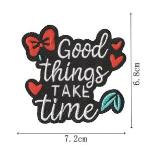 Nouveaux patchs brodés à la mode en noir et blanc avec des lettres anglaises pour la décoration des vêtements et des chapeaux - Product Image 3