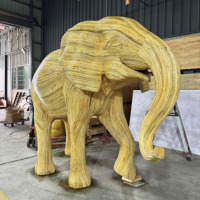 Accessoires de présentation de fenêtre sur le thème des animaux de décoration d'éléphant en rotin d'artisanat personnalisé