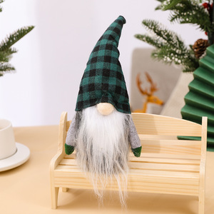 Gnome de Noël en peluche sans visage avec chapeau à carreaux de buffle, ornement de bureau autoportant pour la décoration de la maison en période des fêtes - Product Image 2