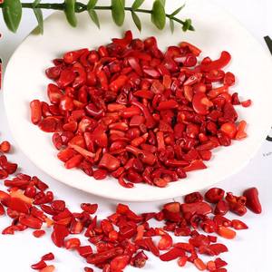 उच्च गुणवत्ता 100g लाल लाल लाल रंग वाली आभूषण सजावट पॉलिश क्राफ्ट फैक्टरी थोक 3-5 मिमी रत्न नक्काशीदार उत्कीर्णन तकनीक - Product Image 4