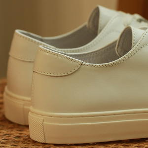 Chaussures formelles d'affaires de luxe Baskets blanches en cuir pour hommes Chaussures de marche - Product Image 3