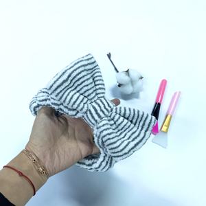 Fascia per <span class=keywords><strong>capelli</strong></span> in tessuto carino stile dolce per bambini pronto per la fascia con Bowknot in colore rosa - Product Image 3