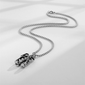 Collier pendentif robot exagéré en acier inoxydable sans nickel - Product Image 4