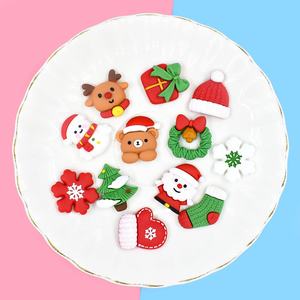 Abalorios de resina de Papá Noel y muñecos de nieve para decoración navideña DIY, cabujones de oso de base plana para regalos y manualidades navideñas DIY - Product Image 1