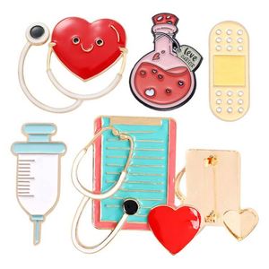 Pin de Esmalte Suave Personalizado, Pin de Solapa de Esmalte Duro con Diseño de Anime de Moda, Pin de Esmalte con Diseño Lindo - Product Image 1