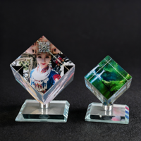 Cube en cristal gravé au laser 3D personnalisable multifonctionnel de haute qualité HBL, cube carré en verre vierge rotatif à 360 degrés avec impression UV