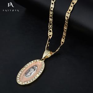 FP1053 Colgante <span class=keywords><strong>de</strong></span> Letra <span class=keywords><strong>de</strong></span> Alta Calidad Hecho a Mano con Textura Irregular <span class=keywords><strong>de</strong></span> la <span class=keywords><strong>Virgen</strong></span> <span class=keywords><strong>de</strong></span> <span class=keywords><strong>Guadalupe</strong></span> en Color Oro y Plata - Product Image 5