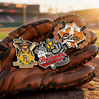 Pin de Solapa Deportivo Personalizado de Esmalte Suave Rojo, Blanco y Azul con Mapa del Estado de Béisbol, Fundido a Presión en Hierro
