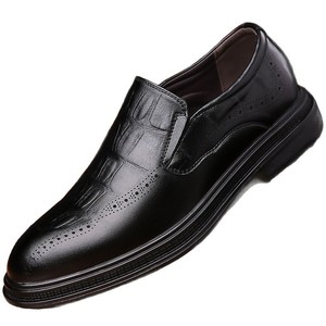 Mocassins en cuir pour hommes à bout rond, à enfiler, chaussures d'été pour mariage, semelle souple en caoutchouc, motif animalier, chaussures habillées - Product Image 5