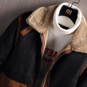 Giacca Invernale da Uomo Personalizzata in Pelle Scamosciata con Pelliccia, Stile Vintage, Bomber Oversize con Fodera in Lana d'Agnello - Product Image 4