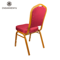 Chaise empilable pour tous lieux, finition dorée premium, assise en acier pour banquets de luxe, hôtels, événements de gala, design anti-corrosion