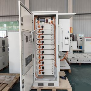 Armoire de stockage d'énergie extérieure refroidie par air de 10 kW 35 kWh personnalisée avec système hybride de refroidissement et de protection incendie pour réseau électrique - Product Image 1