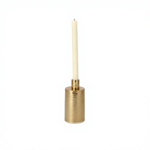 Bougeoir en métal doré martelé idéal pour la maison salon chambre à coucher et décor de table - Product Image 1