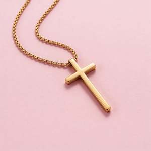高光沢でおしゃれな金メッキのリンクチェーン、3サイズ3色展開、ステンレス製のキリスト教十字架ペンダントネックレス - Product Image 3