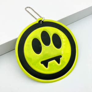 Etiqueta reflectante personalizada, llavero reflectante de seguridad, llavero reflectante de Vinilo Suave, Reflector colgante, etiquetas de dijes reflectantes - Product Image 1