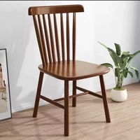 Chaise en bois avec dossier ergonomique courbé en bois de caoutchouc durable et résistant à la décomposition