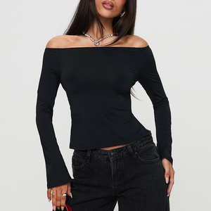 <span class=keywords><strong>Maglietta</strong></span> <span class=keywords><strong>nera</strong></span> a maniche lunghe personalizzata per ragazze Slim Sexy sulle spalle top Crop da donna - Product Image 1