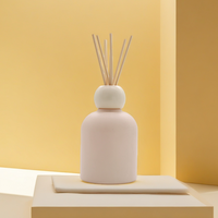 Diffuseur de parfum en verre plat transparent moderne de luxe C&H 300 ml à commande volatile en bois, imprimé à l'écran