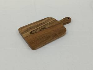 Tabla de cortar de madera con forma rectangular y mango duradero para carne, verduras y frutas en venta - Product Image 6