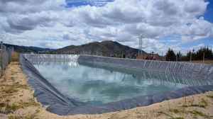 Prix de la géomembrane à résistance à la traction par mètre carré, revêtement en HDPE de 60 mil, coût pour le revêtement de tunnel - Product Image 4