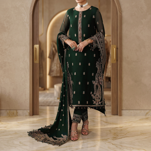 Robe trapèze en organza brodée verte à motif floral pour femme, idéale pour les mariages traditionnels indiens et pakistanais, ou les tenues de soirée. - Product Image 4