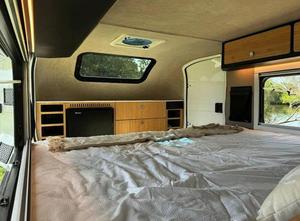 2025 Teardrop Off-Road Camper Trailer 1-3 Personne <span class=keywords><strong>Compagnon</strong></span> de Voyage avec Salle de Bain Matériau Durable en Fibre de Verre - Product Image 6