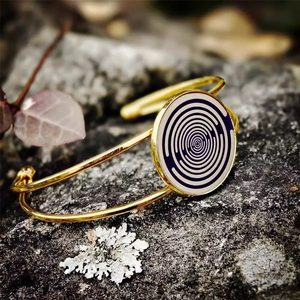 Pulsera de Disco Polarizado MWO con Bobina de Tesla, Oscilador Multifrecuencia, Brazalete de Energía de Campo Magnético - Product Image 3