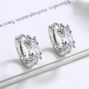 Pendientes de tuerca de moissanita VVS GRA de corte redondo con diseño de cola de pez de líneas simples, rellenos de oro de 14K, joyería de uso diario para mujer - Product Image 5