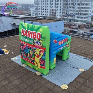 Stand publicitaire gonflable personnalisé en forme de maison de bonbons, thème <span class=keywords><strong>Haribo</strong></span>, pour événement promotionnel - Product Image 1