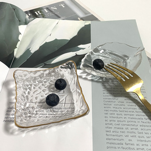 Simple ins <span class=keywords><strong>vent</strong></span> forme de feuille carrée plat de sauce en verre clair ménage assaisonnement soucoupe assiette sauce soja plat bol vaisselle - Product Image 2
