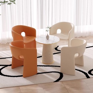 Ensemble de chaises et de tables modernes et solides Meubles créatifs rouges en filet pour la maison, le salon et la réception. - Product Image 3