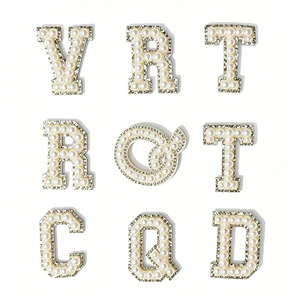 Parches de letras de diamantes de imitación de perlas blancas autoadhesivas personalizadas 4,5 cm pequeño diamante bordado flor formas de corazón para sombreros ropa - Product Image 4