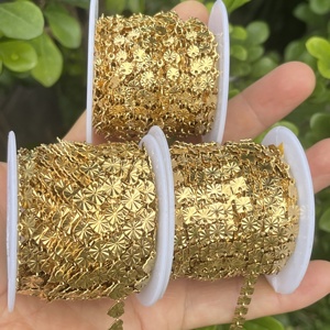 Chaîne à maillons disques en acier inoxydable plaqué or 18 carats 4/5/6 mm avec étoiles/cœurs en relief pour la fabrication de colliers, bracelets et bijoux DIY - Product Image 6