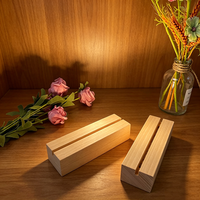 Lámpara de Mesa LED Inalámbrica con Base de Madera Sólida Resistente, Control Remoto, Funciona con Pilas AAA, Certificación CE, Acabado Pulido