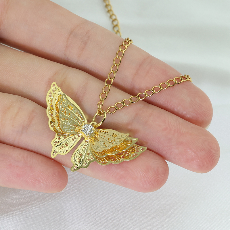 Exquisite Stainless Steel Floral Pendant Necklace
