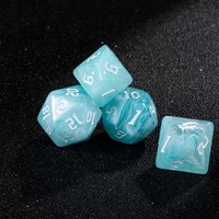 Ensemble de dés polyédriques personnalisés en acrylique marbré bleu clair, 7 pièces, avec chiffres blancs, pour jeux de rôle sur table Dungeons & Dragons